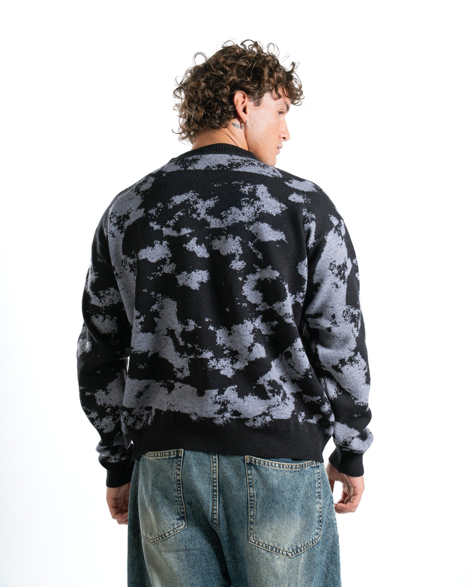 BREEZE BLACK KNIT SWEATER