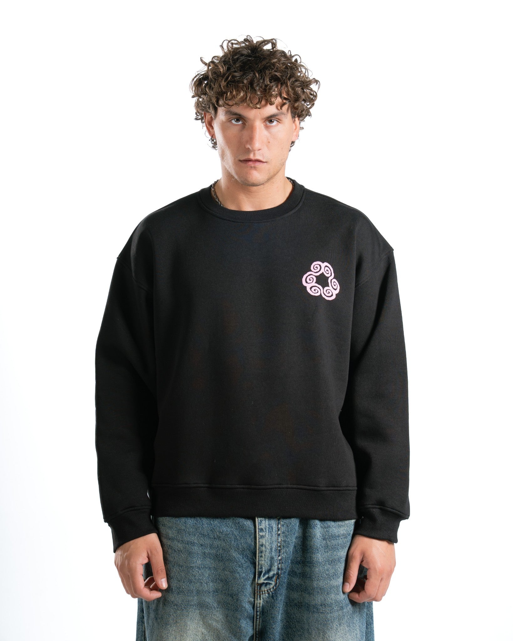 NOMAD BLACK CREWNECK