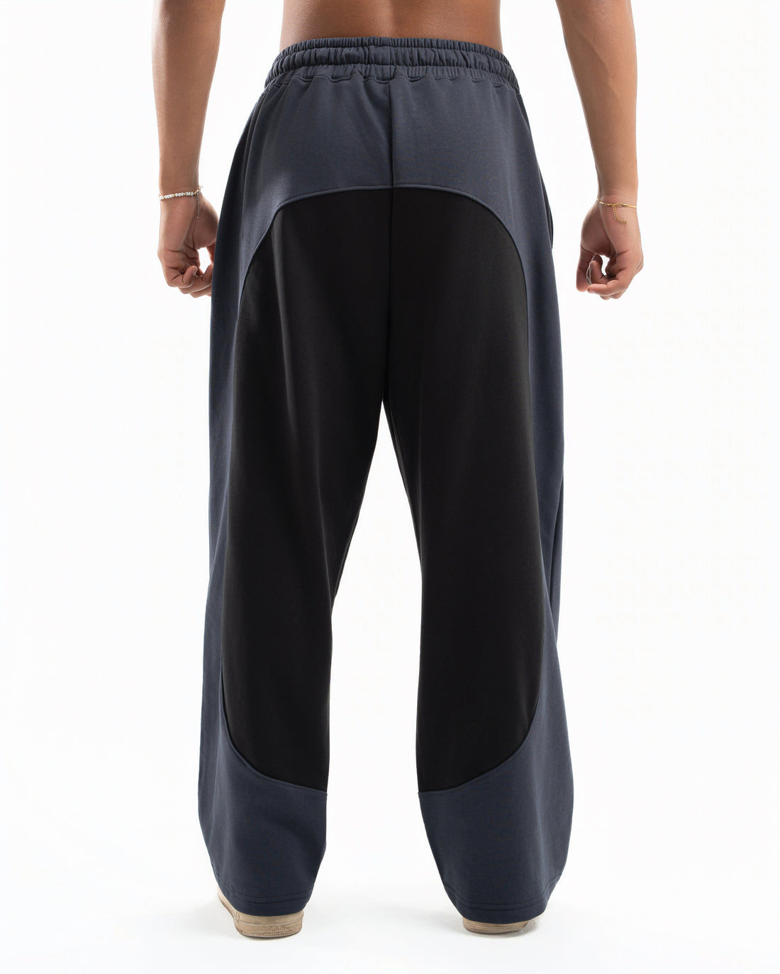 Spiral Studio Sweatpants in Black x Dark Grey
