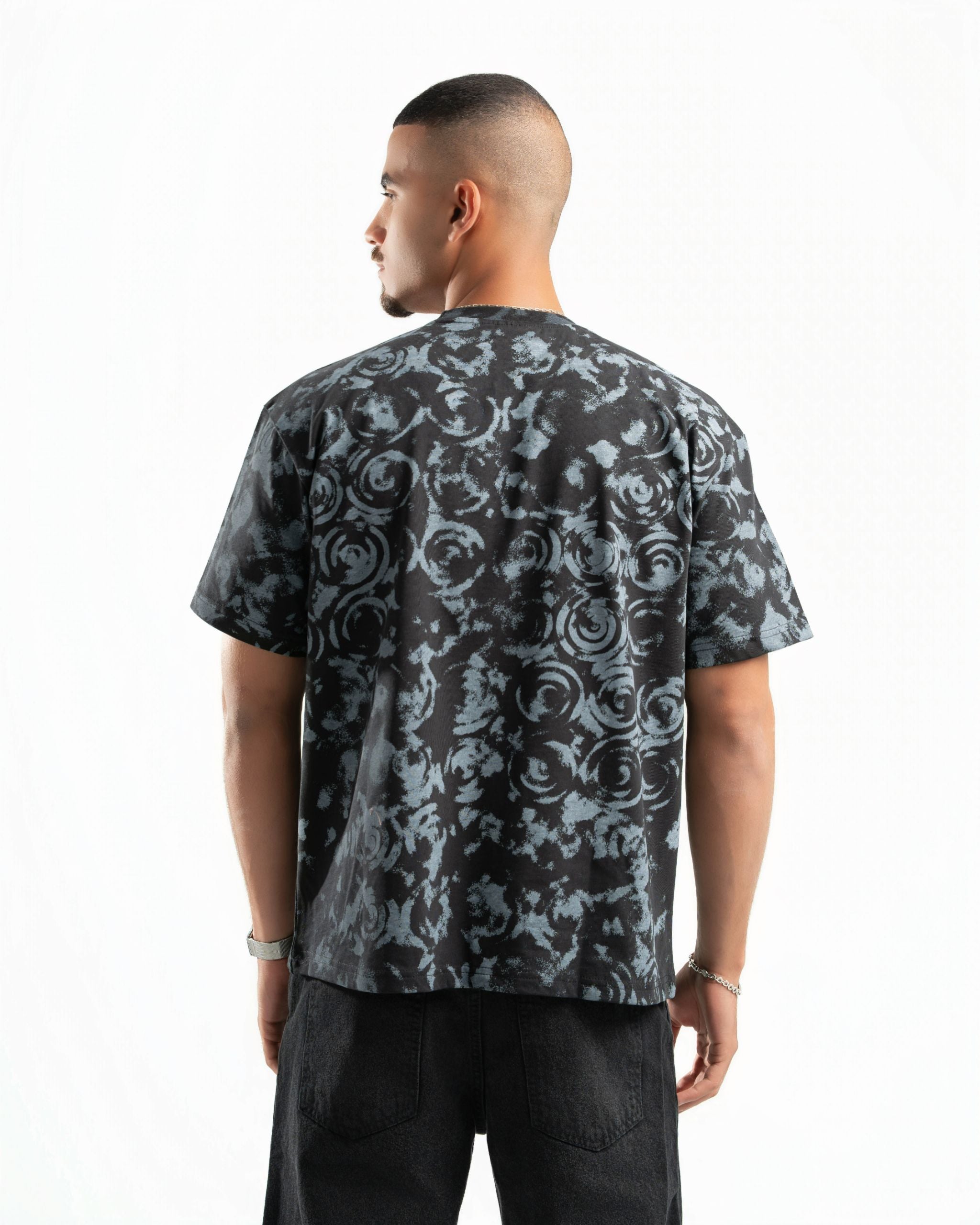 Full Cover Spiral Tee In Black