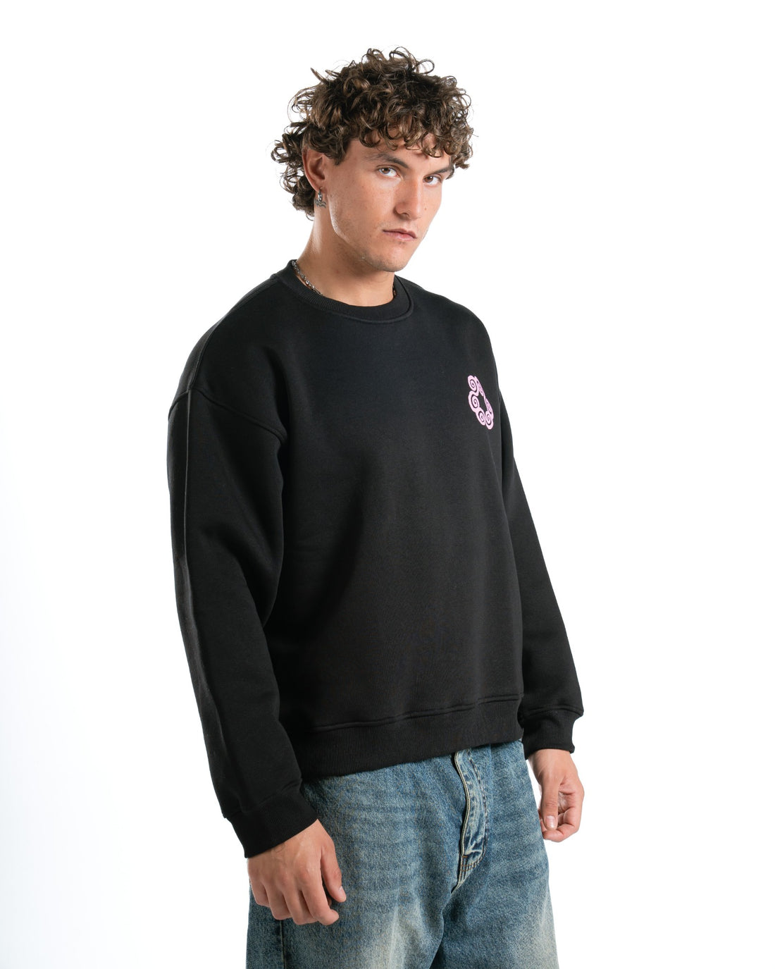 NOMAD BLACK CREWNECK