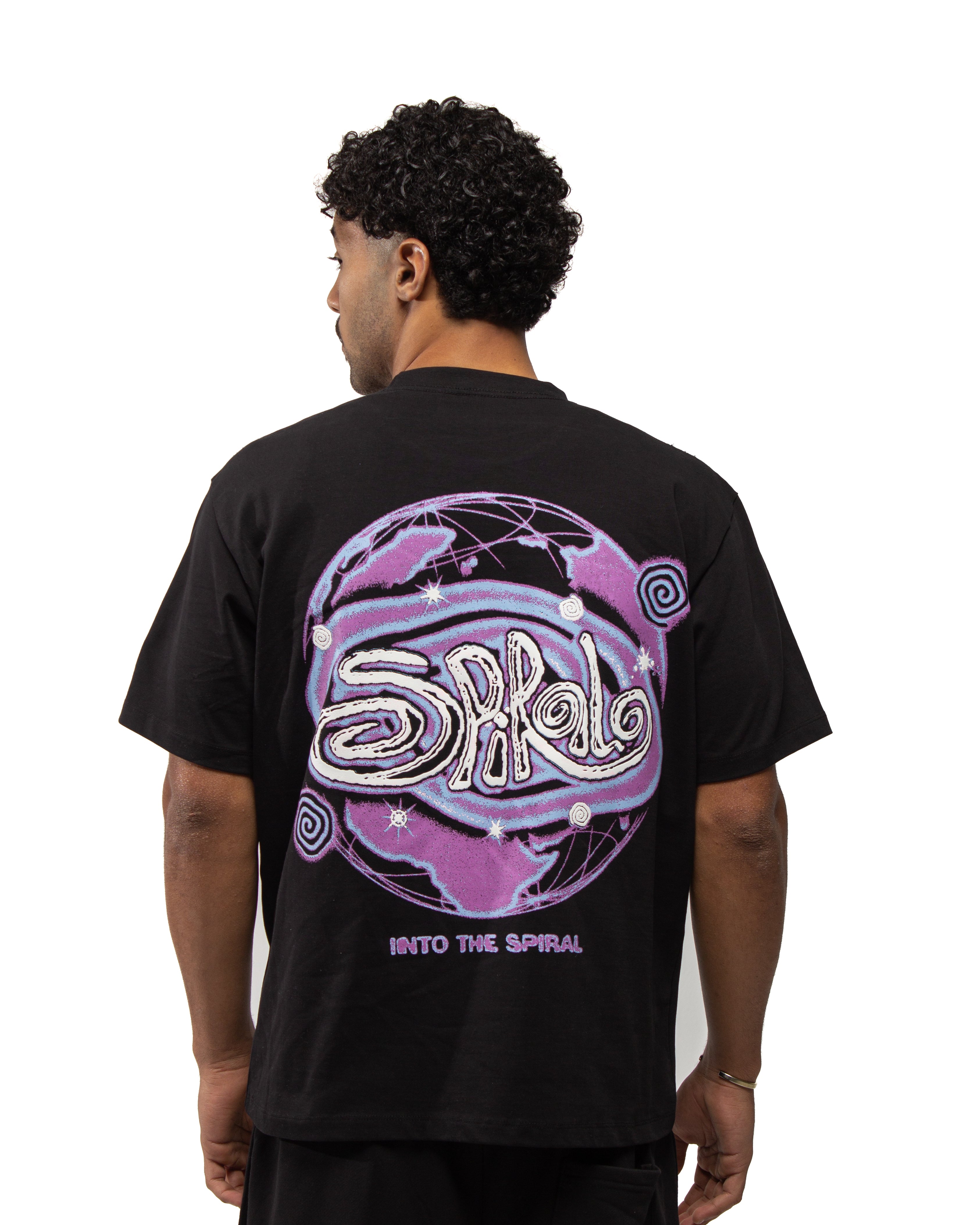 Globe Tee In Black